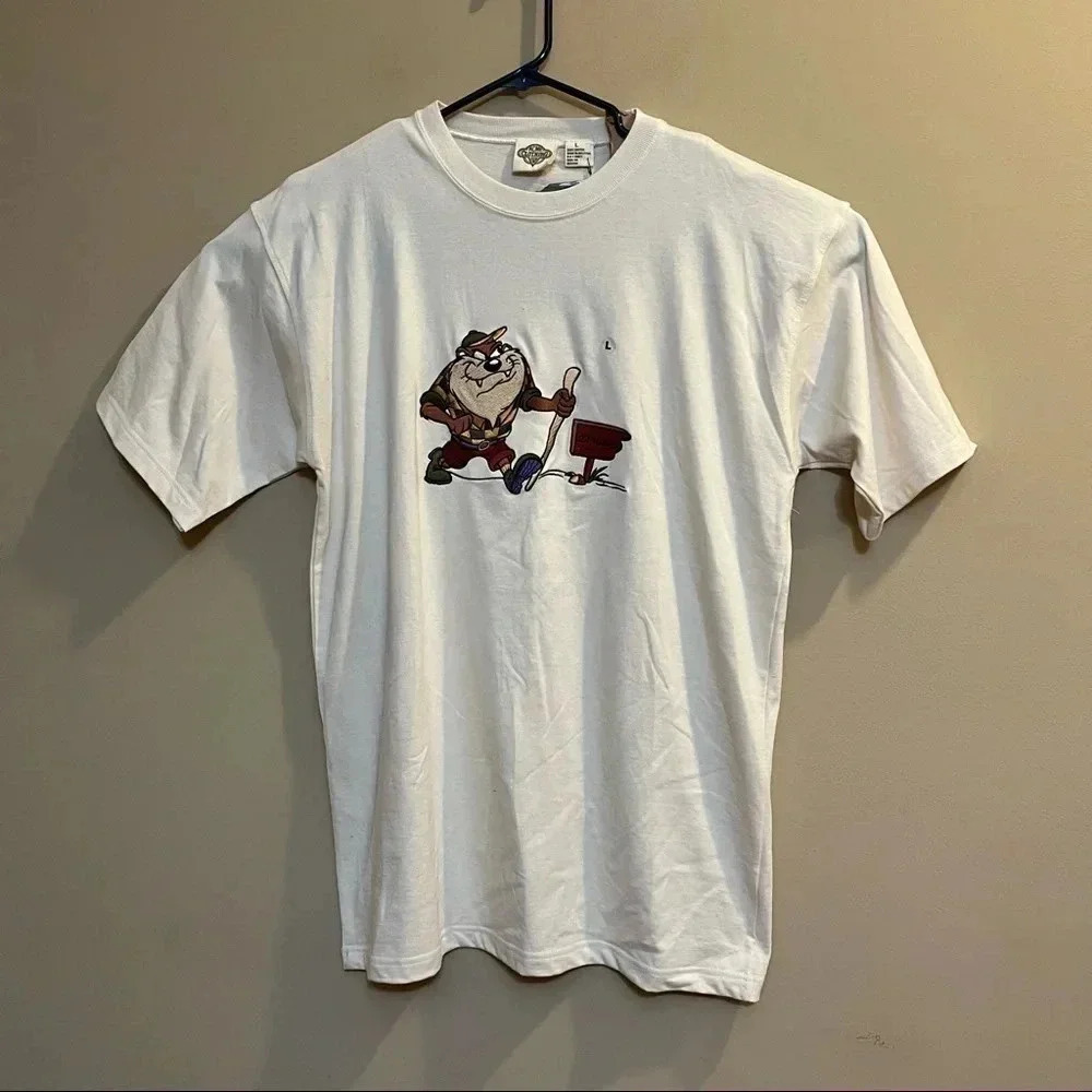 Vintage NWT Taz T-Shirt Looney Tunes Hiking Embroidered Size Large 1992 Beige
